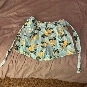 floral shorts